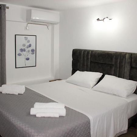 Elite Hotel Саранда Екстер'єр фото