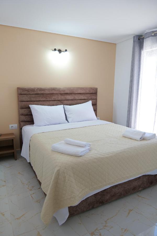 Elite Hotel Саранда Екстер'єр фото