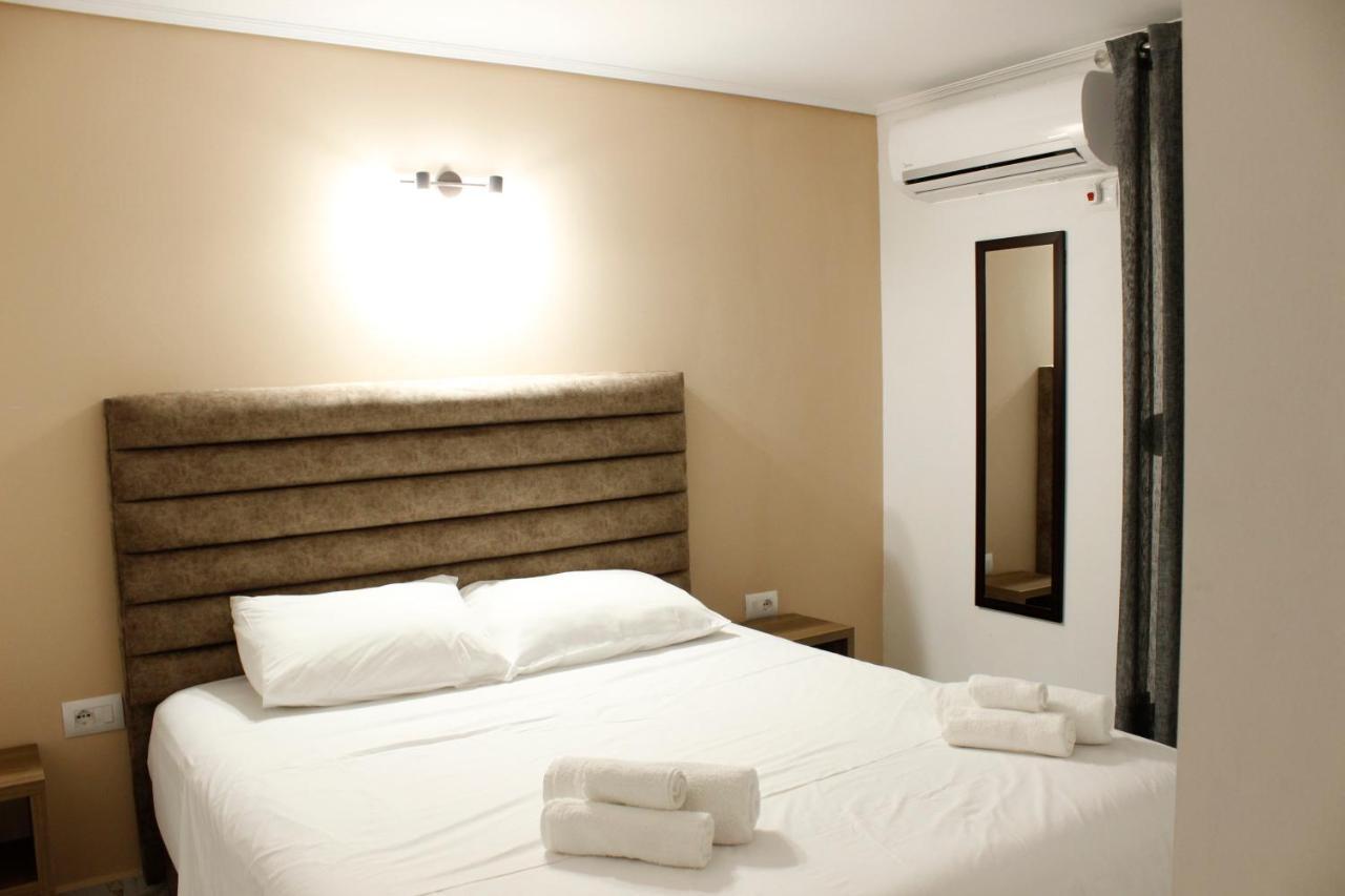 Elite Hotel Саранда Екстер'єр фото